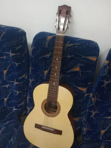 Vendo violão