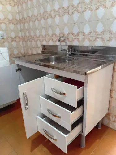 Gabinete de cozinha completo