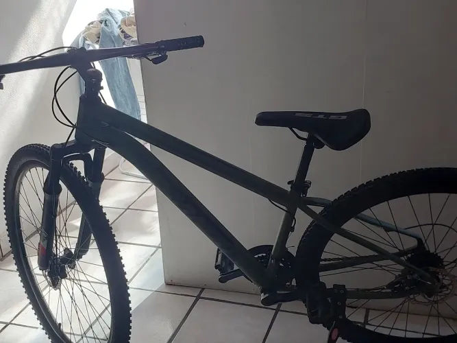 Bicicleta verde militar aro 29 top