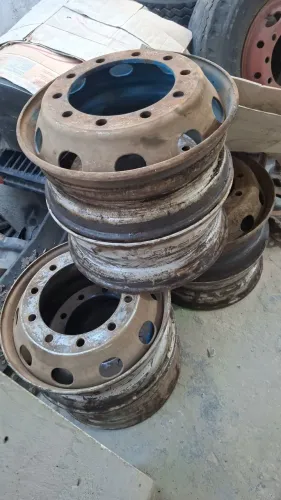 Roda 10 furos sem camera 295 . 350$.