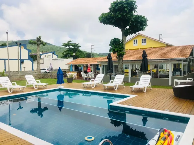 Casa Frente Mar e com piscina em Praia de Cachoeira