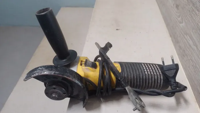 Lixadeira 220 volts