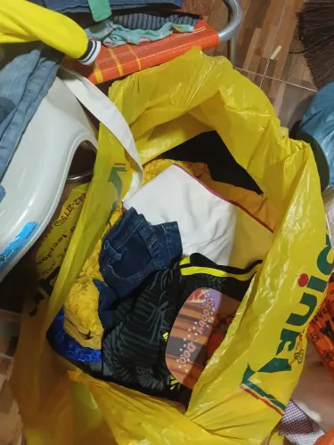 VENDO SACOLÃO DE ROUPAS PARA BRECHÓ