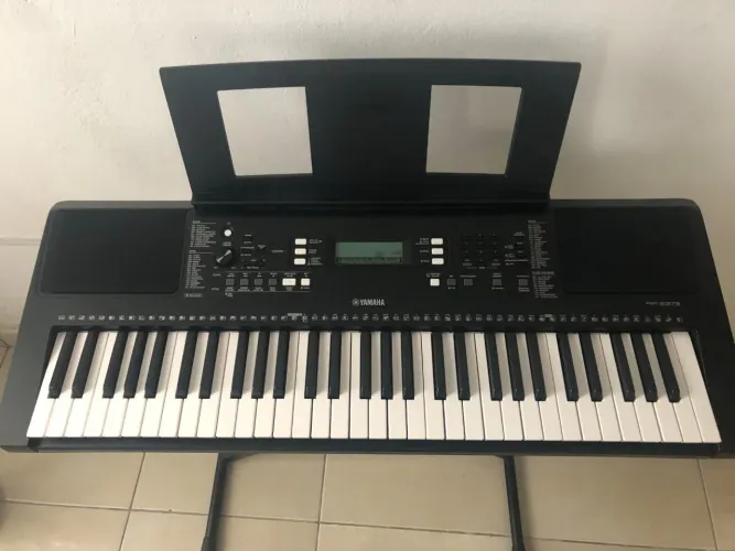 Teclado Yamaha PSR-E373