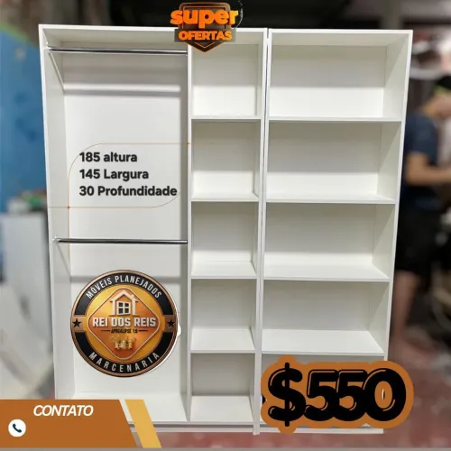 Roupeiro em mdf com fundo branco