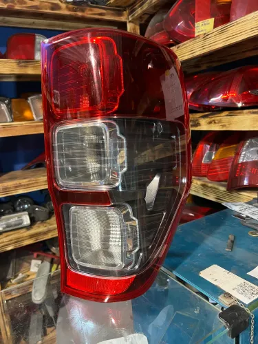 Lanterna Ford ranger L.D