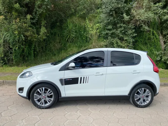 Fiat Palio Sporting 1.6 Flex 16V 5P 2015