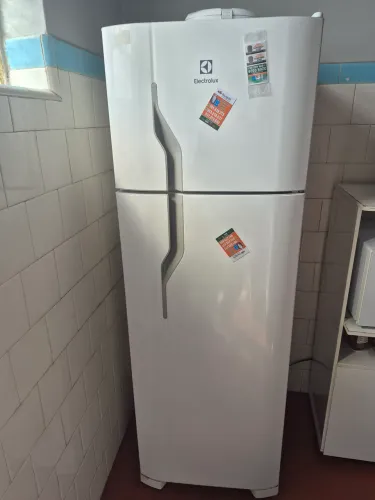Electrolux Cycle Defrost 260L Super Freezer Duplex Branca