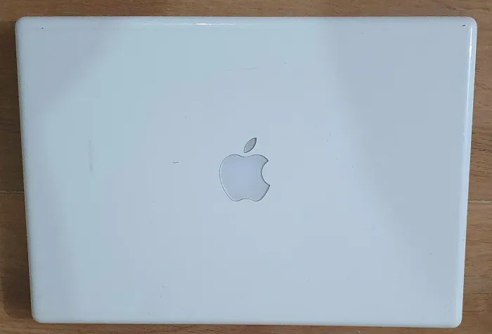 Carcaça macbook com placa mãe