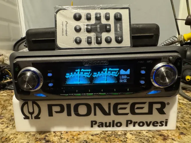 Pioneer Golfinho DEH-P7600MP com Bluetooth 