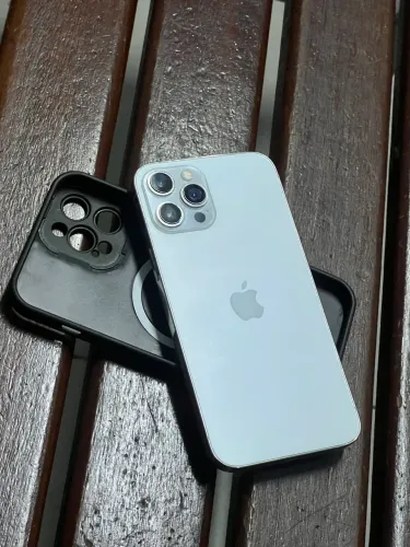 iPhone 12 Pro Max perfeito estado bateria 76%