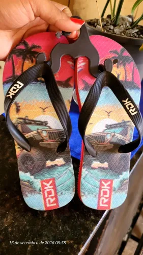 Vendo havaiana para menino Nova