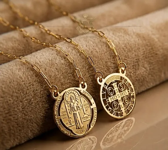 Escapulário São Bento em Ouro 18k 750