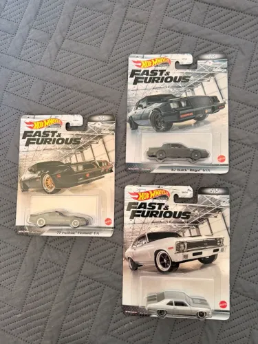 Hot Wheels Premium Velozes e Furiosos Chevrolet Nova SS + Buick Regal + Pontiac Firebird