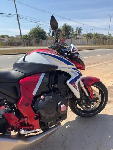 CB 1000