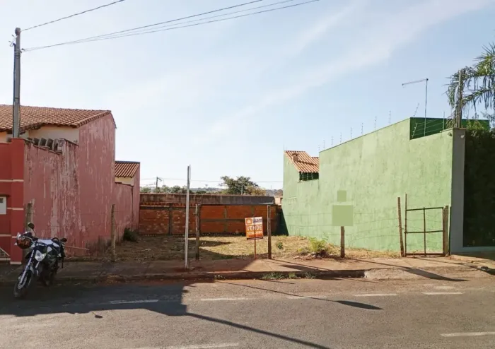 Terreno à venda no bairro Santa Mônica
