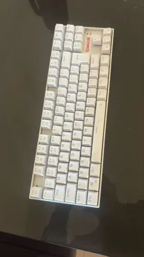 Teclado Redragon Branco 60%  TECLADO MECÂNICO REDRAGON BRANCO 60% - COMPACTO