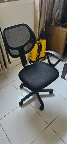 Cadeira de escritório com defeito - Quebrou um braço