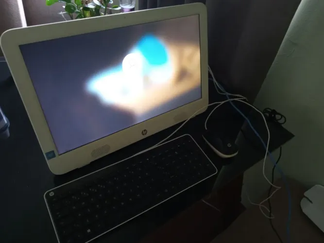 Computador, All in One Hp , processador Celeron n3050, 4gb ram, SSD 240gb