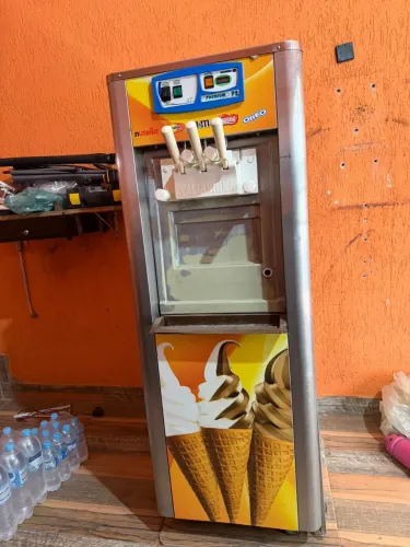 Máquina de Sorvete Expresso Italianinha Premium P2 - Profissional