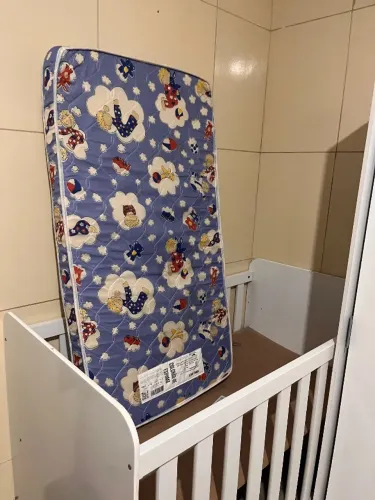 Berço simples americano usado