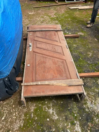 Vendo portas e janelas madeira maciça 