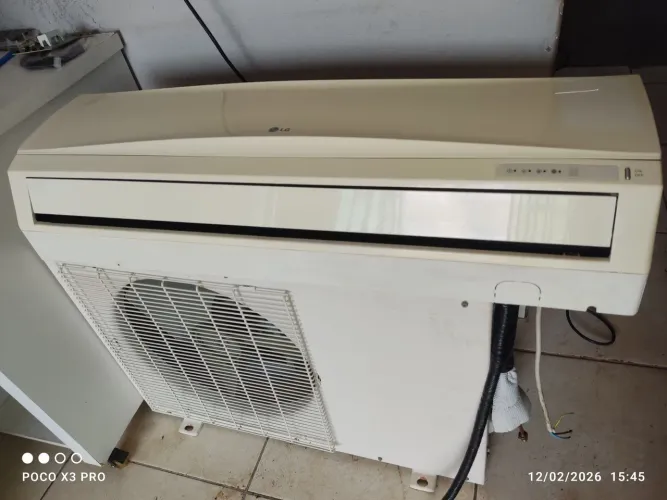 Ar condicionado LG 12 BTUS ,super conservado, funcionando perfeitamente 
