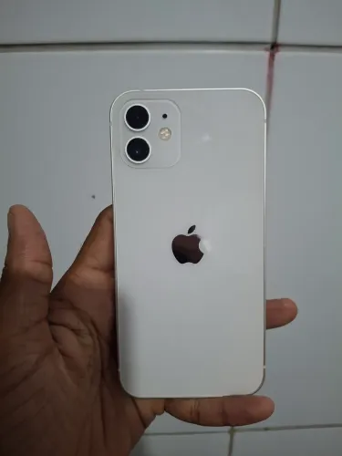 Troco um iPhone 12 e um a35
