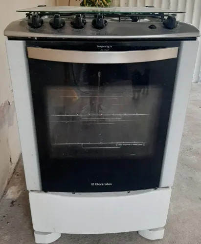 Vendo fogão Eletrolux 4 bocas 