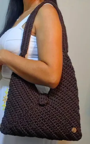 Bolsa em crochê artesanal 