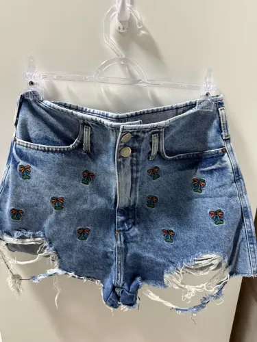 Short jeans bordado TAM 38