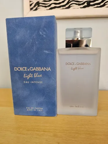 Perfume Dolce & Gabbana Light Blue intense