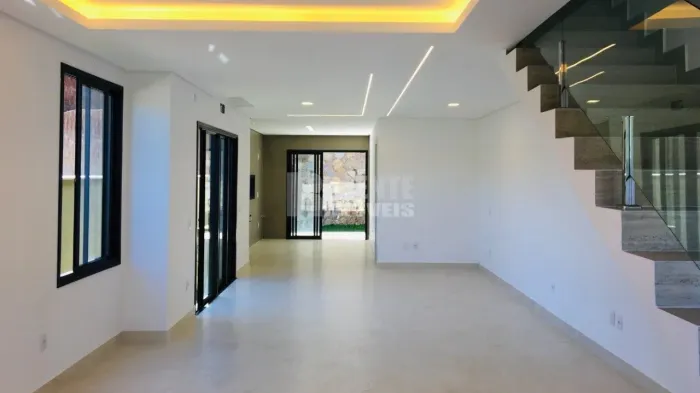 Casa em condomínio à venda no bairro Saco Grande em Florianópolis