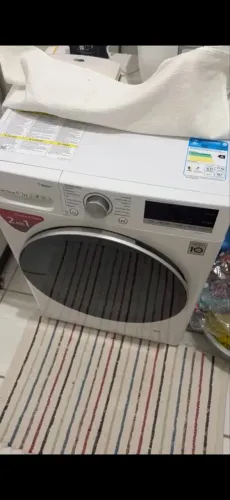 Máquina lava e seca 11kg da LG com tela touch screen e conecta no celular 