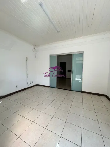 SOBRADO A VENDA NA REGIAO CENTRAL, EM ÁREA MISTA