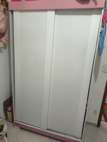 Vendo 2 Guarda Roupas Solteiro