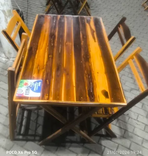 Vendo 6 "seis" jogos de mesa e cadeira dobrável