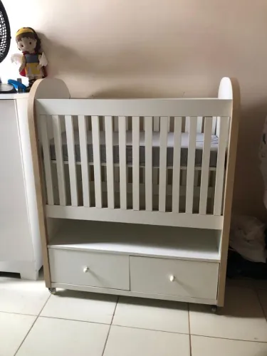 ?Mini Berço com Colchão e Gavetas 