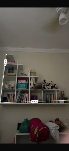 Estante de livros em MDF branco