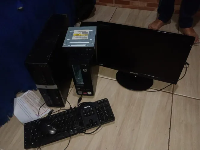 Dois Pc completo para isso diário +monitor teclado e mouse e um projetor de brinde