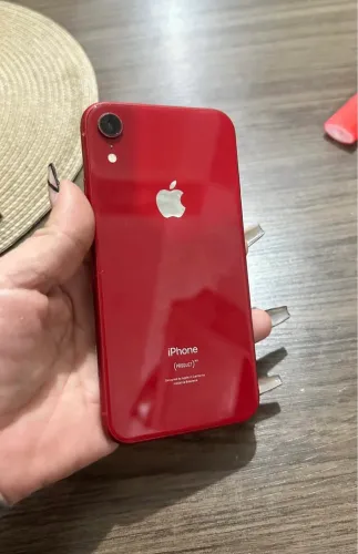 iPhone XR red
