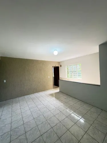 Alugo casa/apt