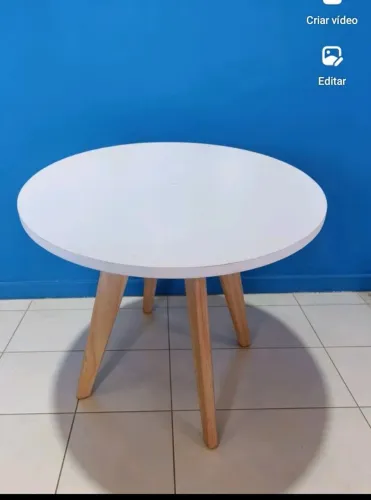 Mesinha de centro na cor branca