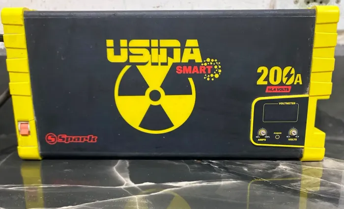 Usina 200 amperes em estado de zera