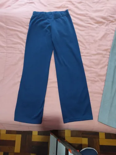 Calça azul forrada com lã