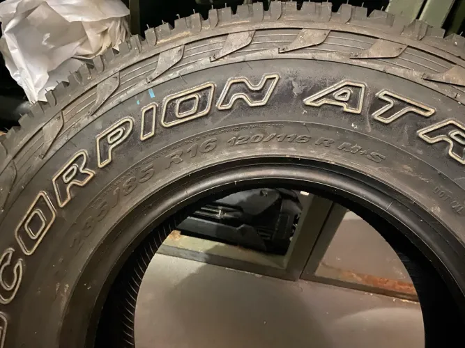 pneu scorpion R16 pirelli 120/116