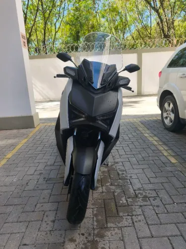 Xmax 250 ABS Connected - Ice fluo