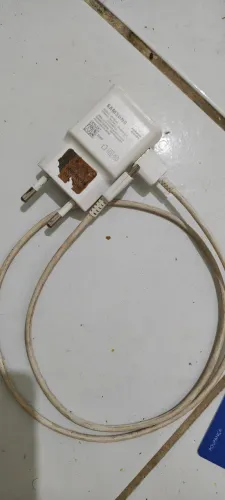 Vendo um Carregador original Samsung Turbo entrada tipo C