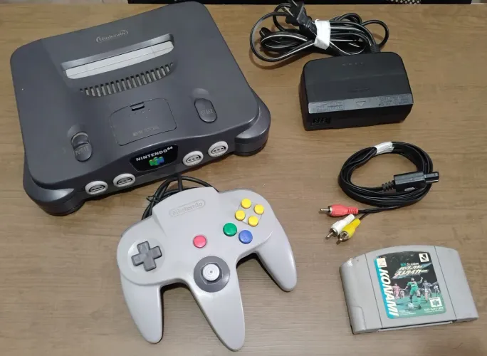 ? Nintendo 64 Completo + Super Star Soccer - R$ 390