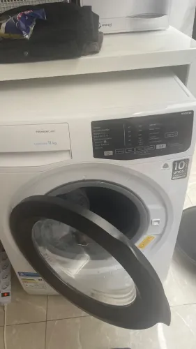 Máquina de Lavar roupa com abertura Frontal Eletrolux premium care